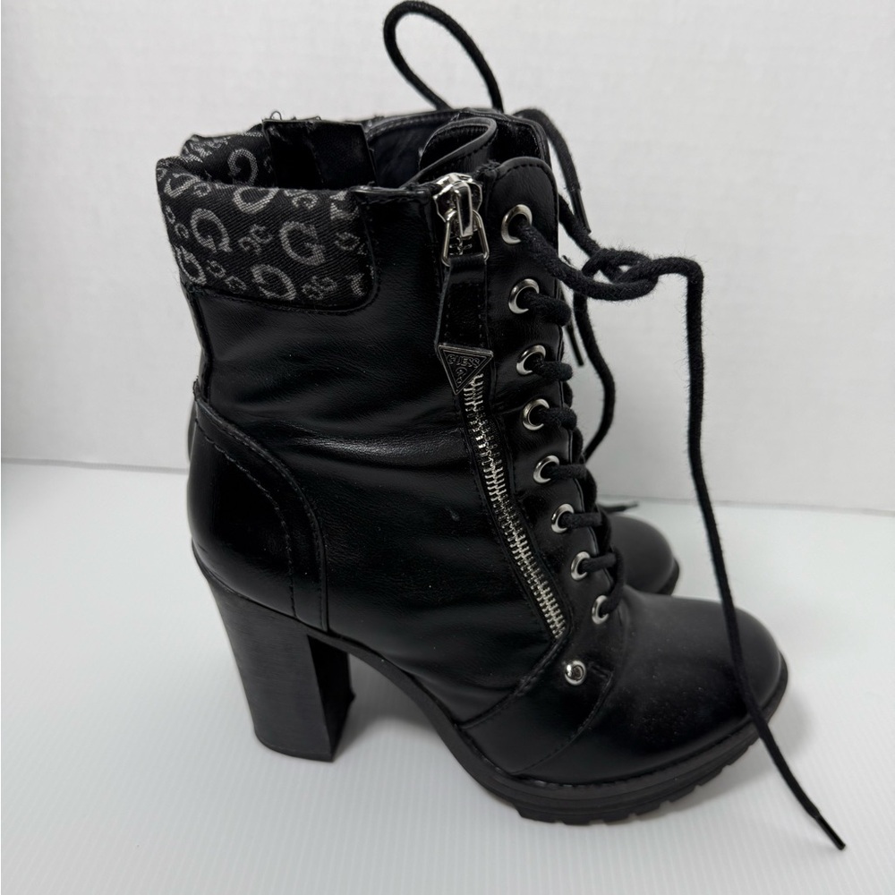 G by GUESS Black Leather Textured Grazzy Lace-Up High Heel Booties
Size 5.5